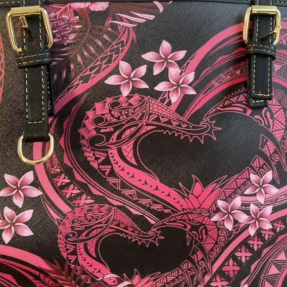 Tribal print bag with hearts and flowers. Gold hardware. Adjustable straps. - Picture 3 of 6